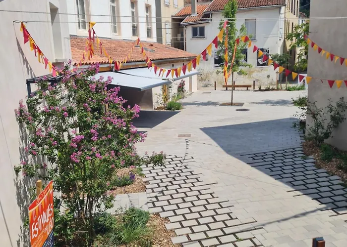 La Belle Epoque, Grand En Centre-ville